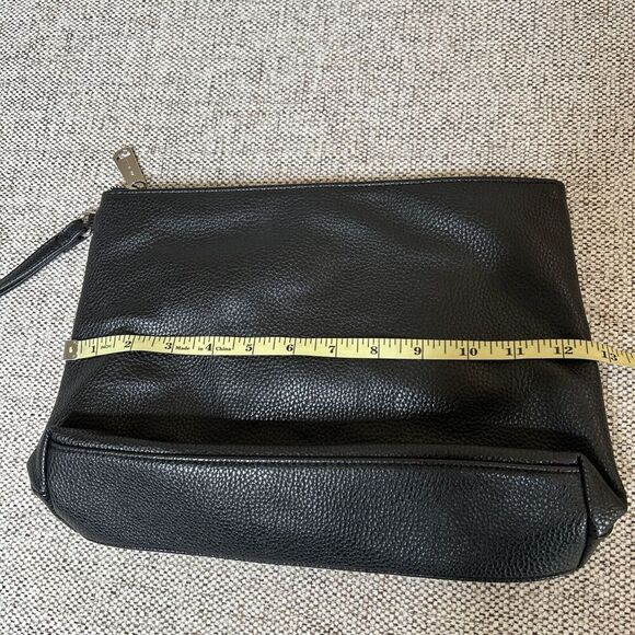 Steve Madden Wristlet Bag Clutch Black Color Faux Leather Zip - Picture 5 of 8